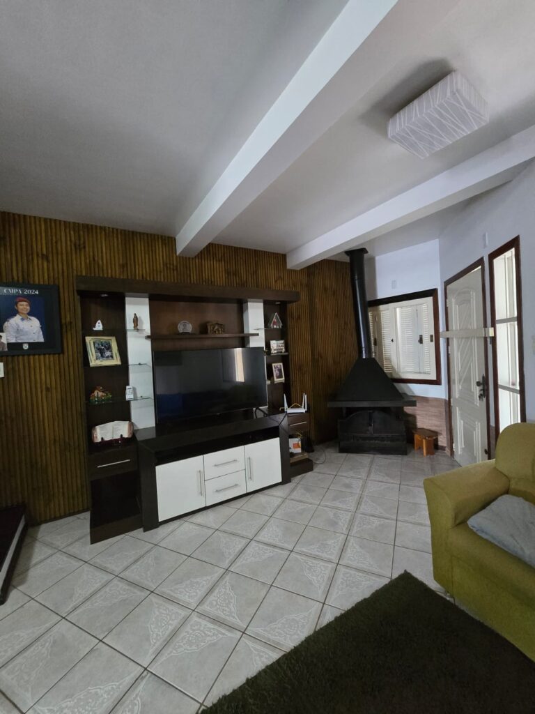 813c6a52-c0b7-4e39-988f-17842be5394a