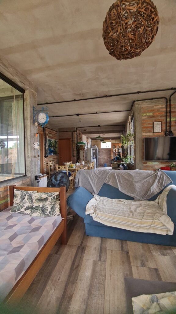 6f7a5b0e-9356-4bf1-a45e-6079c555f8b7