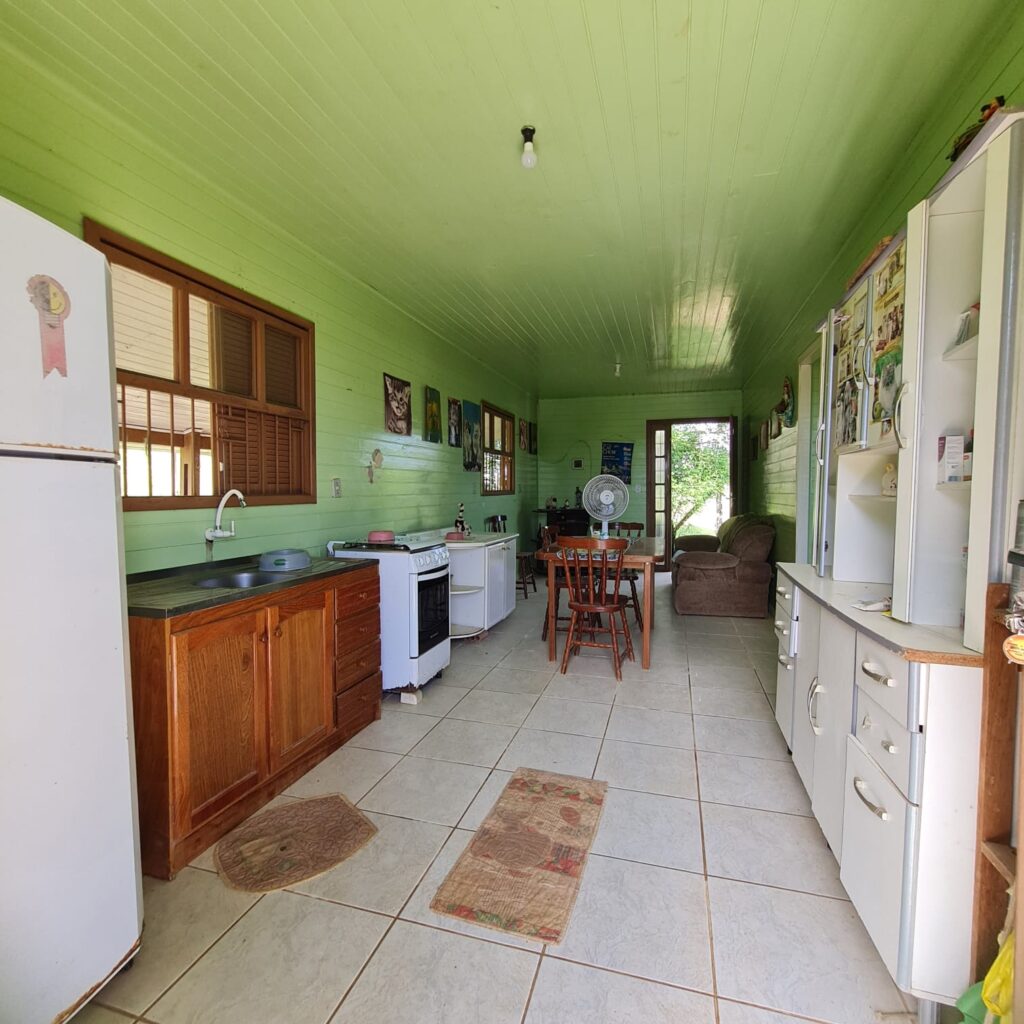 84655260-d8f6-4d4b-9892-5b3fed284e2a