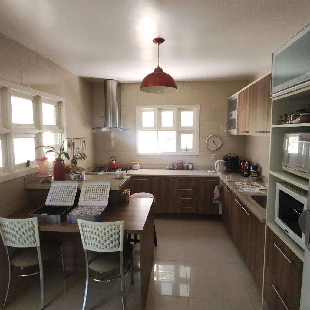 b6227585-600d-4f07-9e53-0233a31e26d0