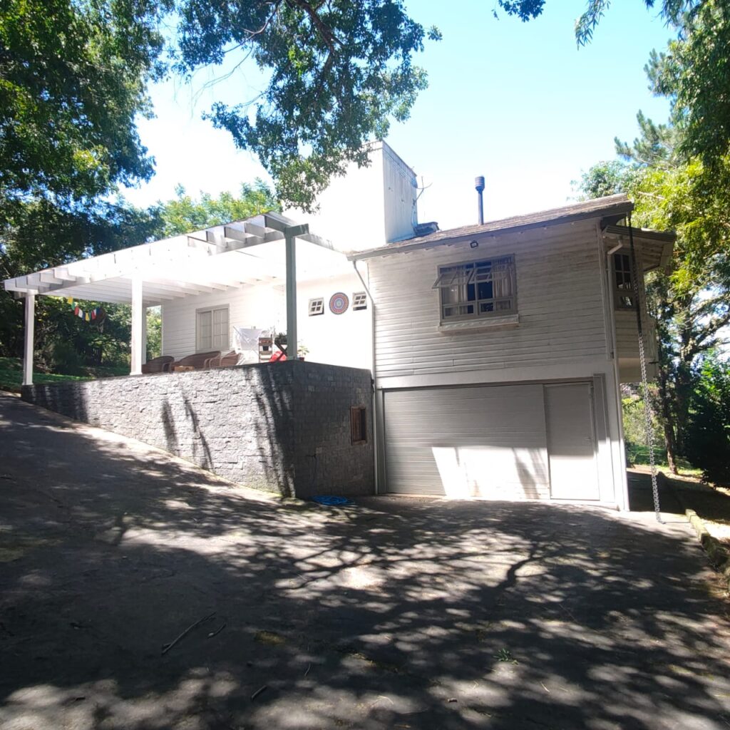 b69cdbb1-b489-43c4-82a3-e16c824342e7