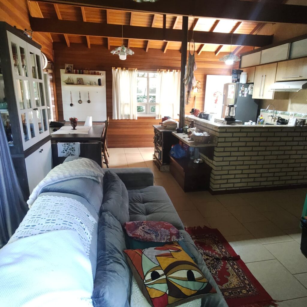 b96ec7d9-462f-4750-aa68-f661889f0593