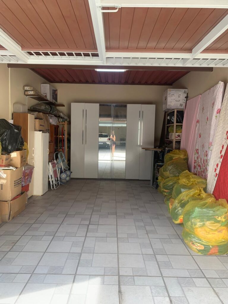 cd9abf02-810d-4dc6-bb6d-fd4ca0824111