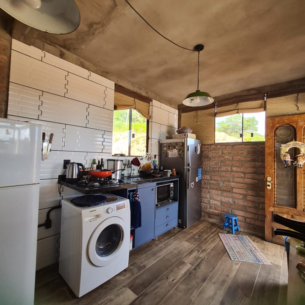 ceee96d9-5183-4f56-98a4-8f04f07b2085