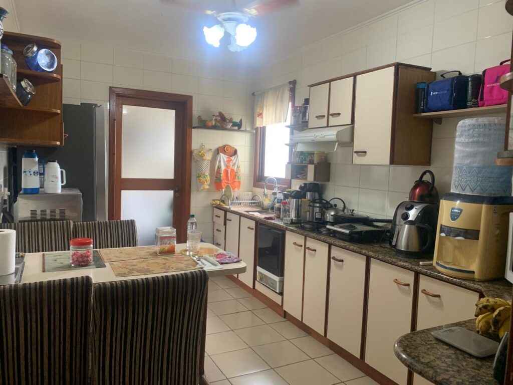 e0948302-aa9c-47ab-a2c5-572a8dceb667