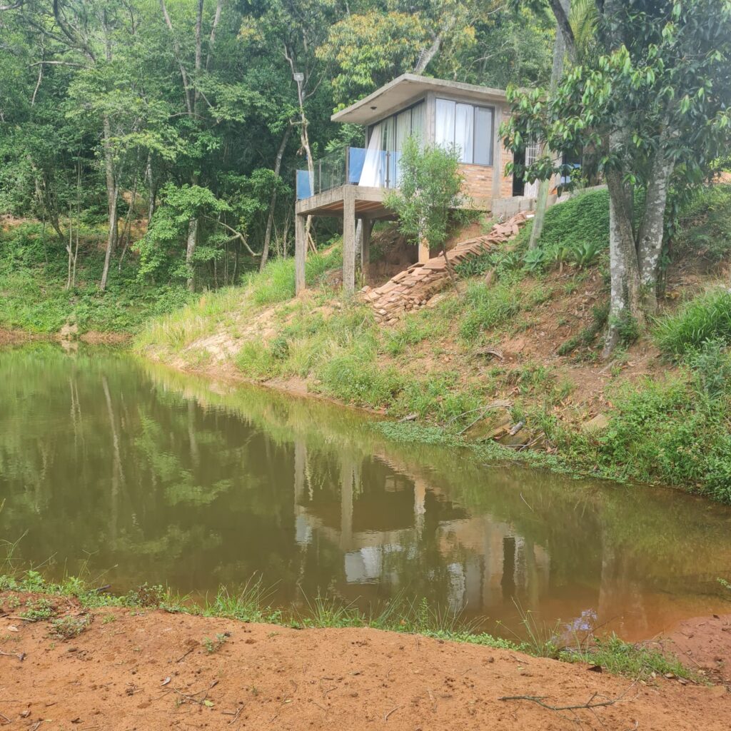 f7e40f94-8bf8-4128-b1ae-19cc712b095c